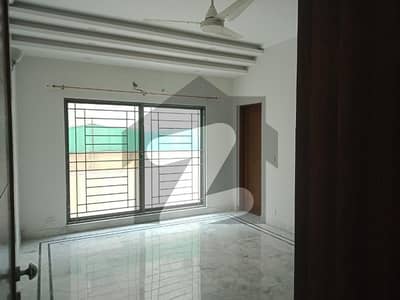 Commercial House One Kanal For Rent