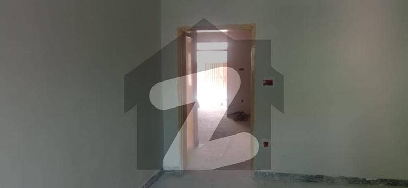 سمال انڈسٹریز روڈ ایبٹ آباد میں 4 کمروں کا 6 مرلہ مکان 1.8 کروڑ میں برائے فروخت۔