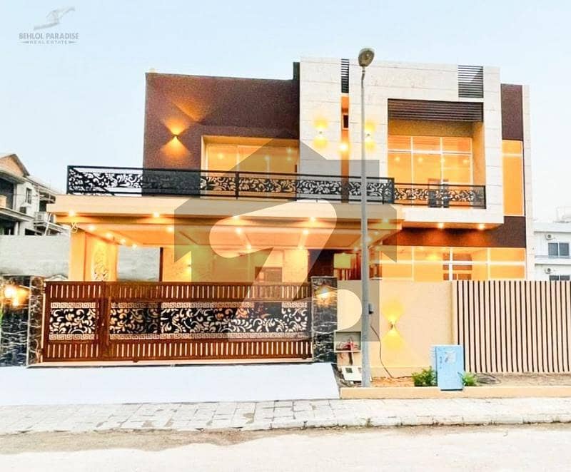 1 Kanal Designing And Stylish Bungalow At Very Prime Location Up For Sale