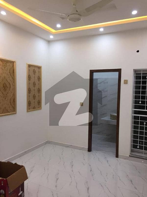 گارڈن ٹاؤن - شیر شاہ بلاک گارڈن ٹاؤن لاہور میں 5 کمروں کا 10 مرلہ مکان 4.5 کروڑ میں برائے فروخت۔