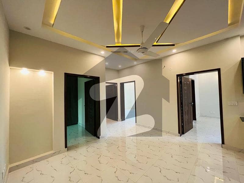 اسٹیٹ لائف ہاؤسنگ سوسائٹی لاہور میں 4 کمروں کا 10 مرلہ مکان 2.9 کروڑ میں برائے فروخت۔