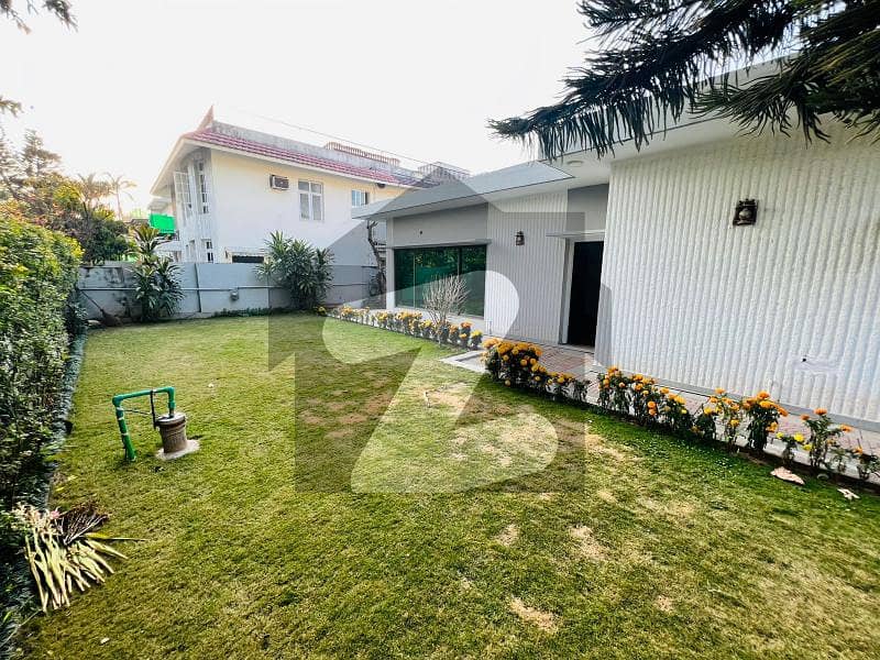 F-7 Corner House For Sale F-7 Corner House For Sale