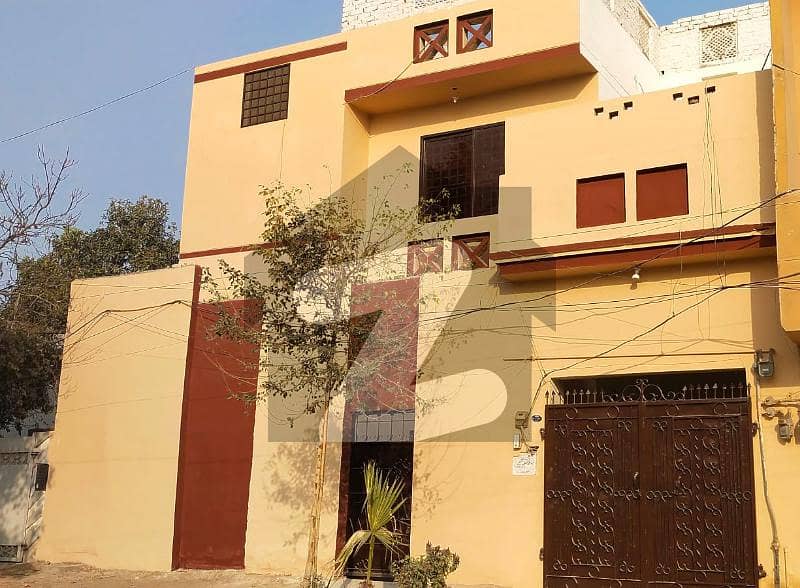 نیو ملتان - بلاک ٹی نیو ملتان ملتان میں 6 کمروں کا 8 مرلہ مکان 1.4 کروڑ میں برائے فروخت۔