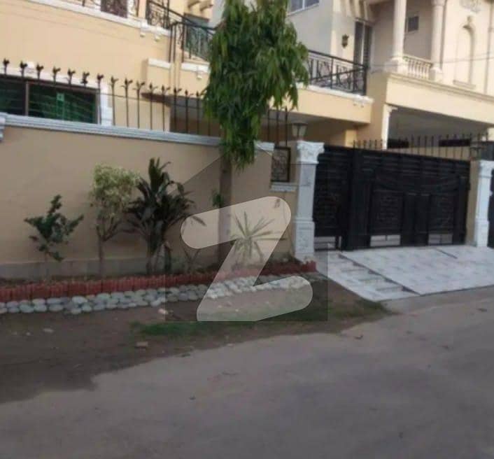 ( For Rent ) Ideal Location W Black Near Canal Road Near Susan Road Madina Town Faisalabad Vip Location