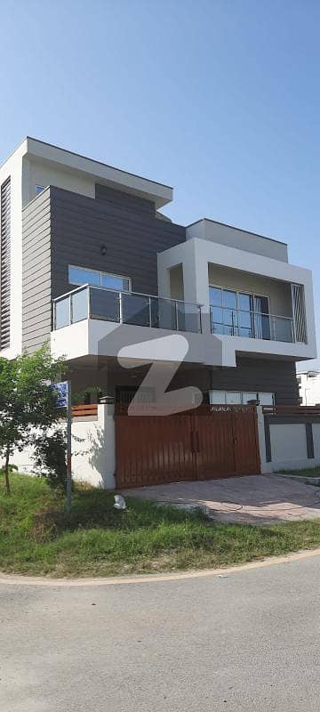 House For Sale Size 30x60