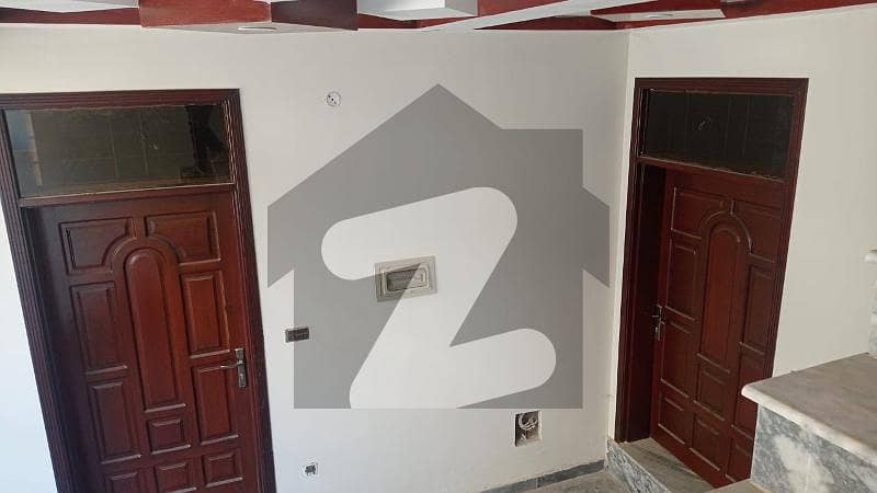 ایچ ۔ 13 اسلام آباد میں 11 کمروں کا 11 مرلہ مکان 4.5 کروڑ میں برائے فروخت۔