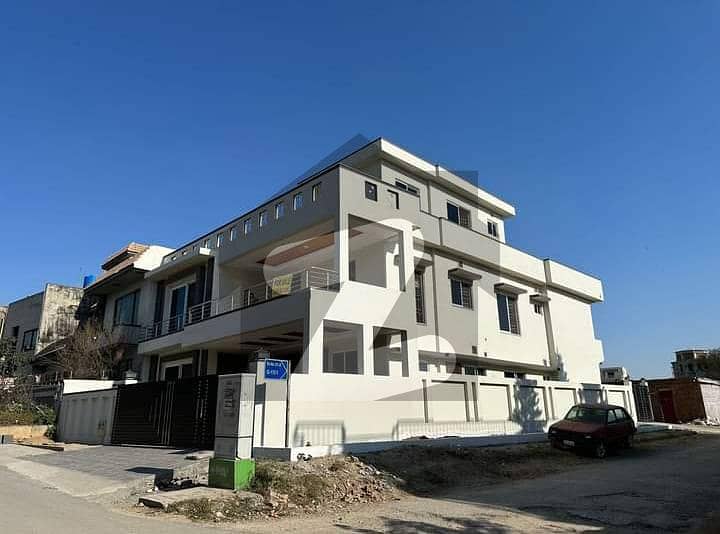 2700 Square Feet House Is Available For Sale In G-15 Markaz