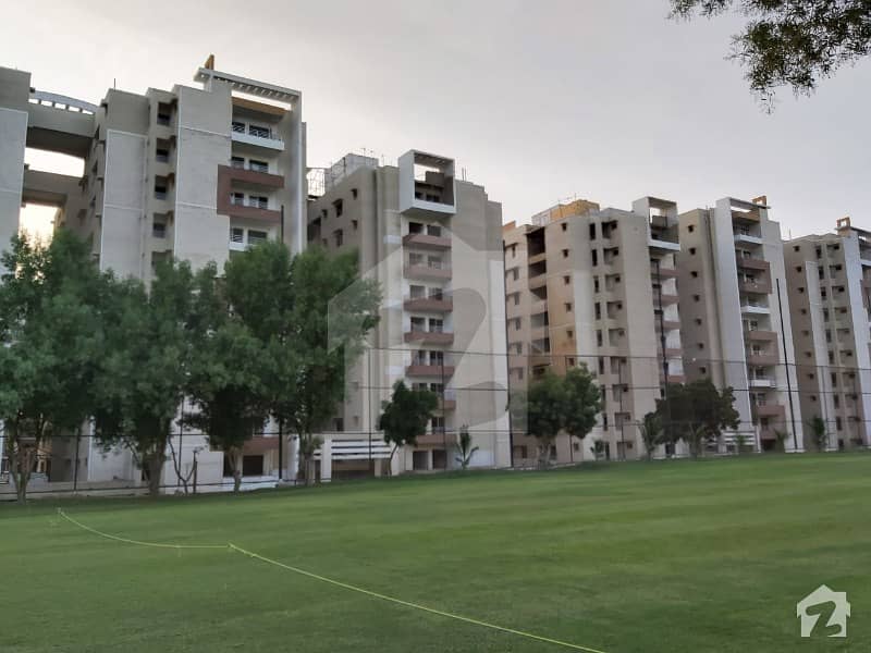 نیوی ہاؤسنگ سکیم کارساز کراچی میں 5 کمروں کا 19 مرلہ فلیٹ 7.65 کروڑ میں برائے فروخت۔