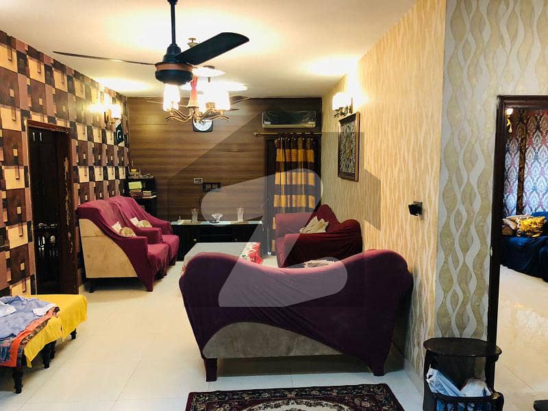 کلفٹن ۔ بلاک 2 کلفٹن کراچی میں 3 کمروں کا 9 مرلہ فلیٹ 2 کروڑ میں برائے فروخت۔