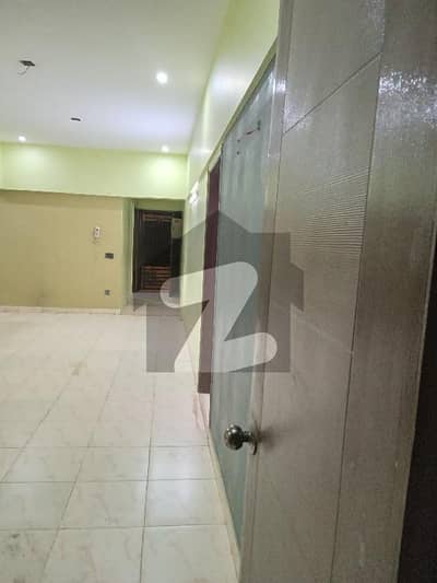 3 BED DD FLAT AVAILABLE FOR RENT IN GULSHAN-E-IQBAL BLOCK 13D 2 9TH FLOOR WITH 2 LIFTS STAND BY GENATER SWEET WATER MAINTAINED BEDROOMS 
WITH INCLUDING MAINTAINES