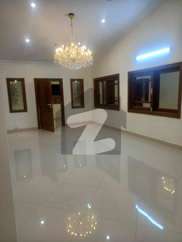کے ڈی اے اسکیم 1 ایکسٹینشن کراچی میں 6 کمروں کا 1.2 کنال مکان 22 کروڑ میں برائے فروخت۔