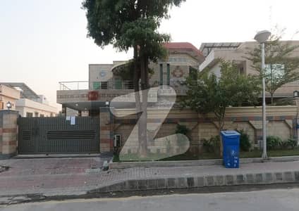 In Bahria Town Phase 2 House For Rent Sized 4500 Square Feet