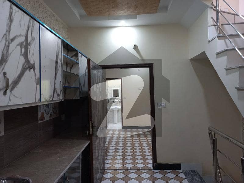 سمن آباد لاہور میں 3 کمروں کا 3 مرلہ مکان 69 لاکھ میں برائے فروخت۔