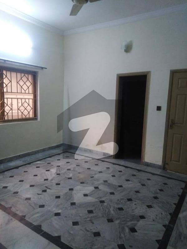 شلے ویلی راولپنڈی میں 2 کمروں کا 6 مرلہ بالائی پورشن 32 ہزار میں کرایہ پر دستیاب ہے۔