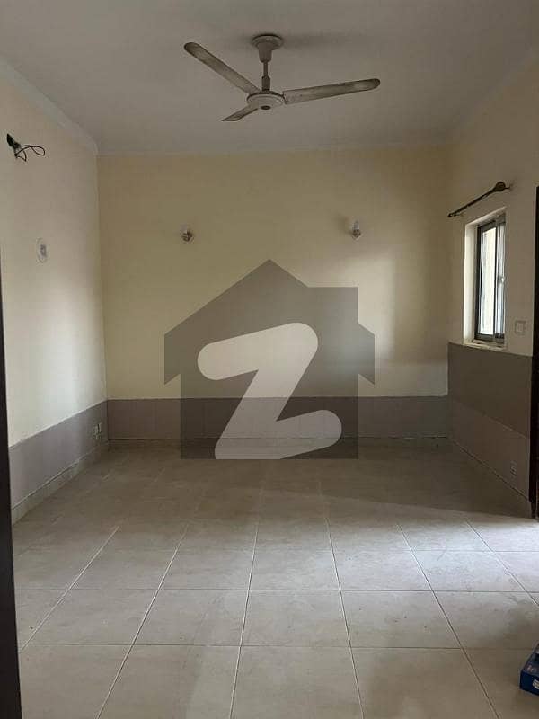 Prime Location 05 Marla Single Story House For Sale