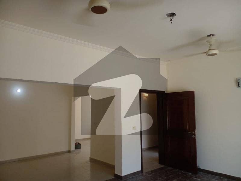 10 Marla Beautiful House For Rent In dha Phase 8. . . .