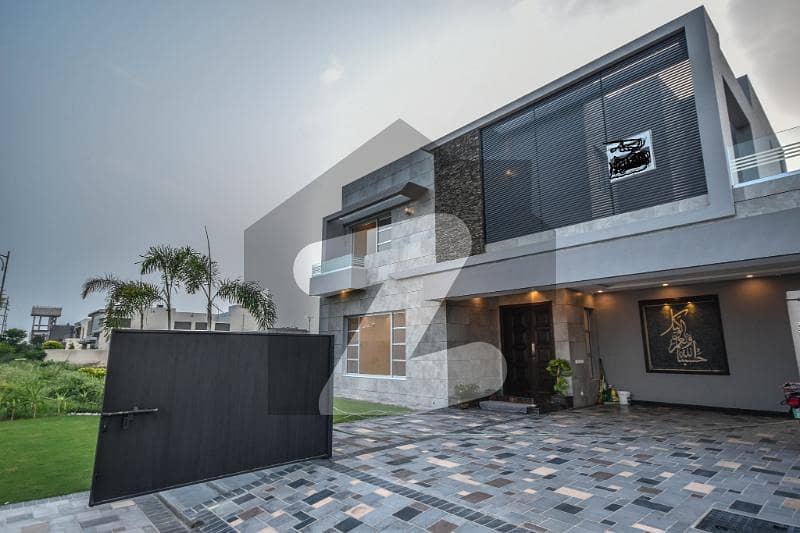 1 Kanal Ultra Modern Designer Bungalow Available For Rent
