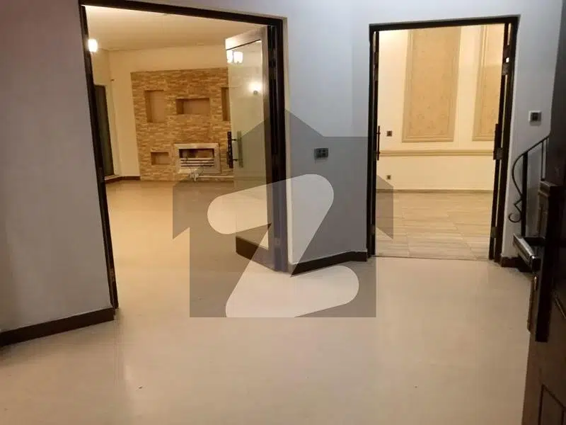 2 Kanal Commercial House For Rent In Gulberg