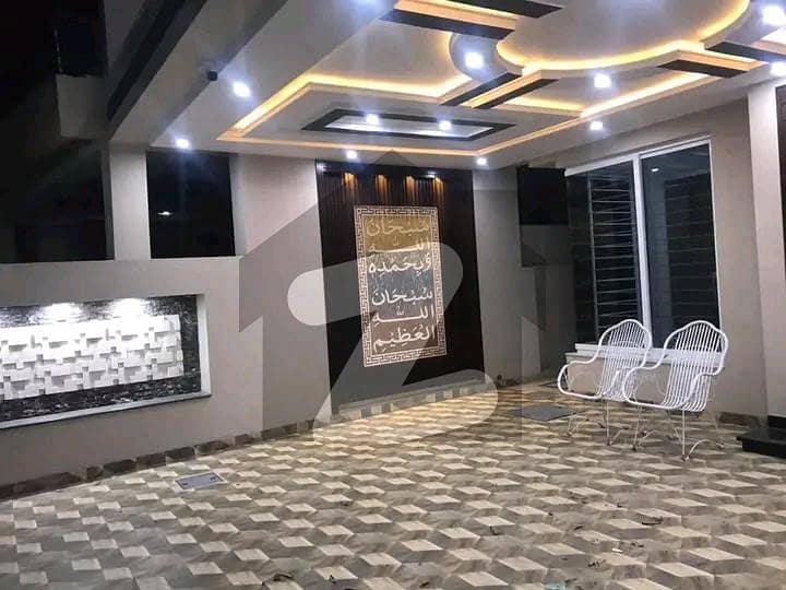1 Kanal Luxurious Lower Portion Available For Rent