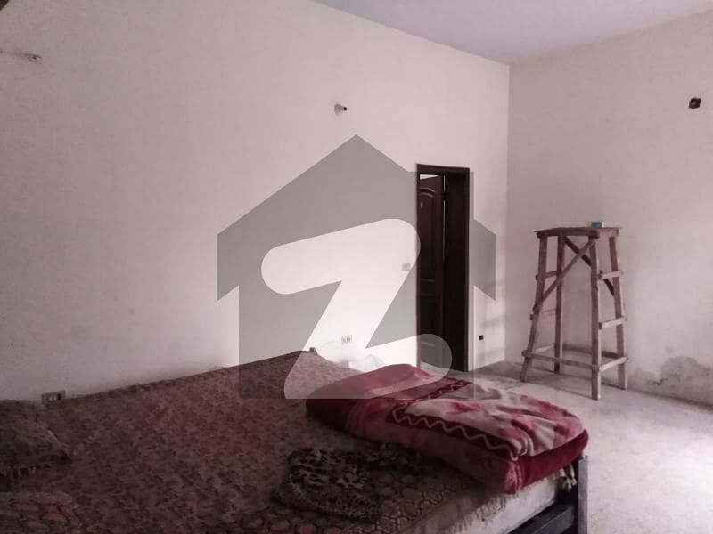 1 Kanal Upper Portion For Rent Near To Kanal Road Pics On Ad Are Original