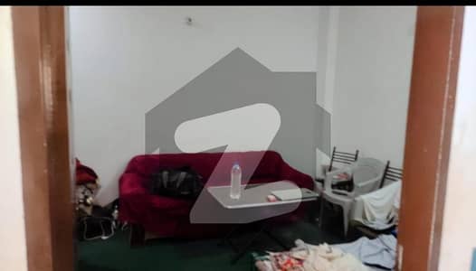 یو ایم ٹی روڈ یو ایم ٹی سوسائٹی لاہور میں 2 کمروں کا 3 مرلہ فلیٹ 22 ہزار میں کرایہ پر دستیاب ہے۔