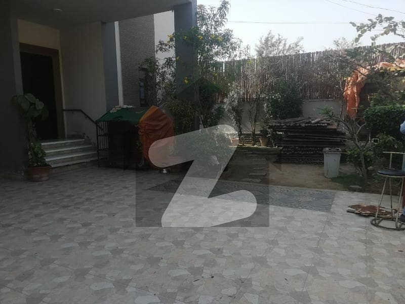 ڈی ایچ اے فیز 6 ڈی ایچ اے ڈیفینس,کراچی میں 6 کمروں کا 1 کنال مکان 23.5 کروڑ میں برائے فروخت۔