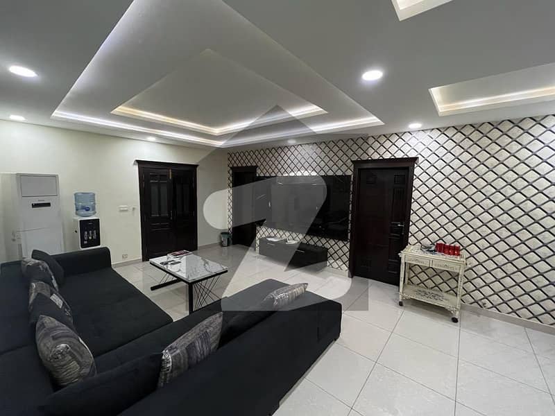 Beautiful 3250'sq. ft Fully Renovated 3bedroom Flat Available For Sale In F-11 Markaz Islamabad