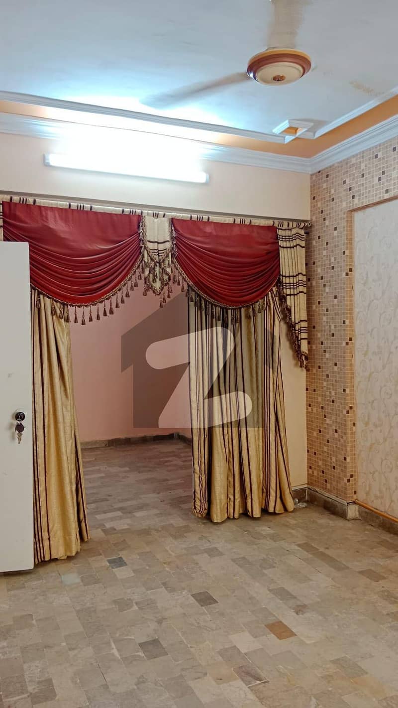 Chance Deal 120 Sq Yard Flat For Sale