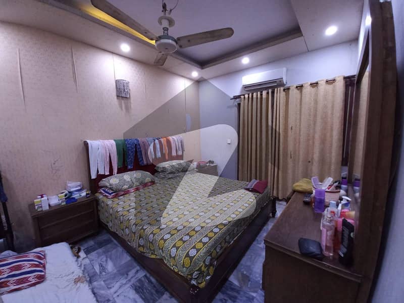 سفاری سنلی کاٹیجز سکیم 33 - سیکٹر 51-اے سکیم 33 کراچی میں 4 کمروں کا 6 مرلہ مکان 1.75 کروڑ میں برائے فروخت۔