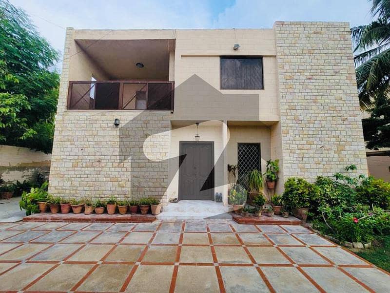 500 Sq. yards 4 Bed Well Maintained House Available for Rent at Khayaban-e-Mujahid DHA Phase 5
