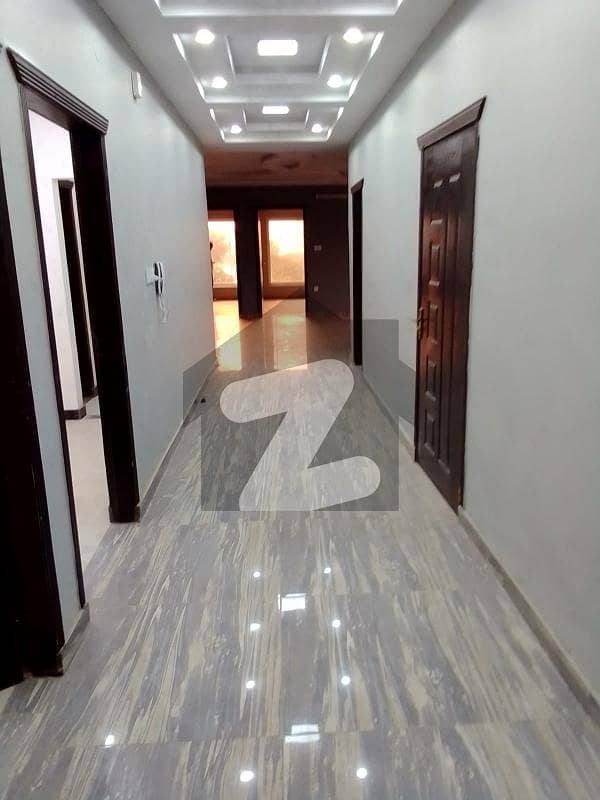 Upper Portion In Awt Phase 1 Sized 4500 Square Feet Is Available