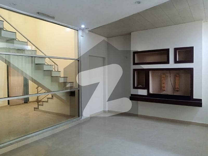 8 Marla House For Sale In Bahria Town Lahore With Gas