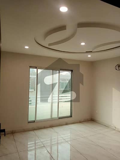 Apartment For Sale In Bahria Town Lahore Main Boulevard