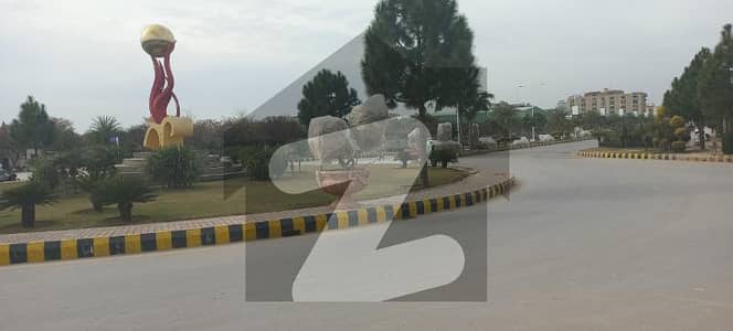 Gulberg Green Near To Possession 5 Kanal Farm House Plot For Sale Ideal Location