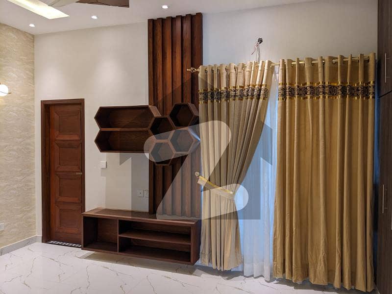 بحریہ ٹاؤن - شیرشاہ بلاک بحریہ ٹاؤن ۔ سیکٹر ایف بحریہ ٹاؤن لاہور میں 3 کمروں کا 7 مرلہ مکان 2.5 کروڑ میں برائے فروخت۔