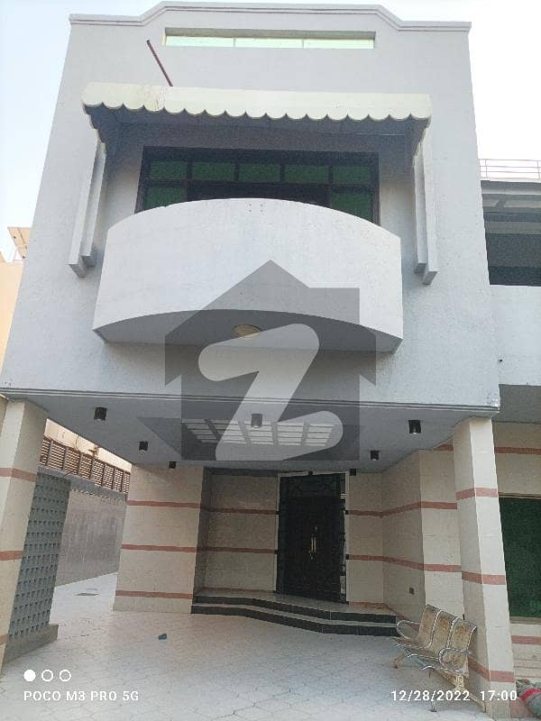 کلفٹن ۔ بلاک 7 کلفٹن کراچی میں 6 کمروں کا 2 کنال مکان 30 کروڑ میں برائے فروخت۔
