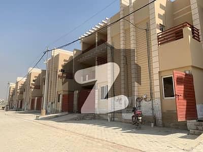 کنگز گارڈن گلستانِ جوہر کراچی میں 4 کمروں کا 5 مرلہ مکان 2.5 کروڑ میں برائے فروخت۔