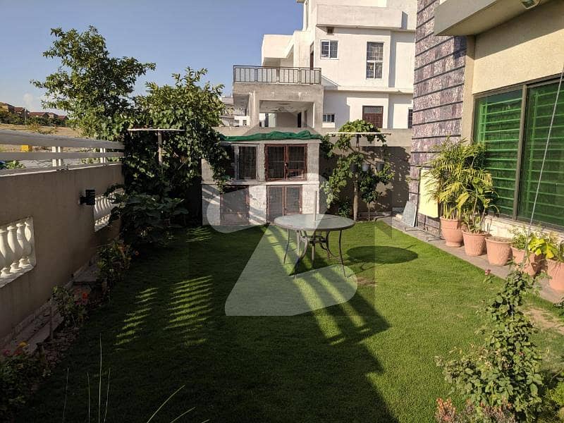 Dha 1 Prime Location House Available For Sale