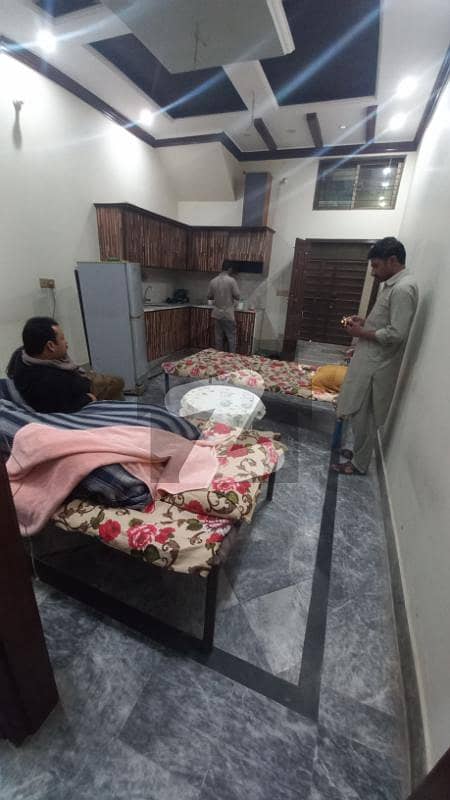 چونگی امر سدھو لاہور میں 2 کمروں کا 3 مرلہ بالائی پورشن 15 ہزار میں کرایہ پر دستیاب ہے۔