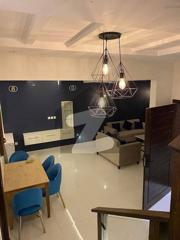 ڈی ایچ اے فیز 7 ایکسٹینشن ڈی ایچ اے ڈیفینس کراچی میں 4 کمروں کا 5 مرلہ مکان 4.5 کروڑ میں برائے فروخت۔