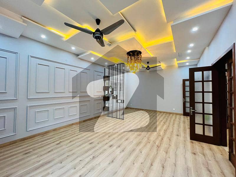 1 Kanal Luxury House With 6 Bedrooms Available For Rent 1 Kanal Luxury House With 6 Bedrooms Available For Rent