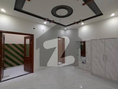 غالب سٹی فیصل آباد میں 5 کمروں کا 6 مرلہ مکان 2.4 کروڑ میں برائے فروخت۔