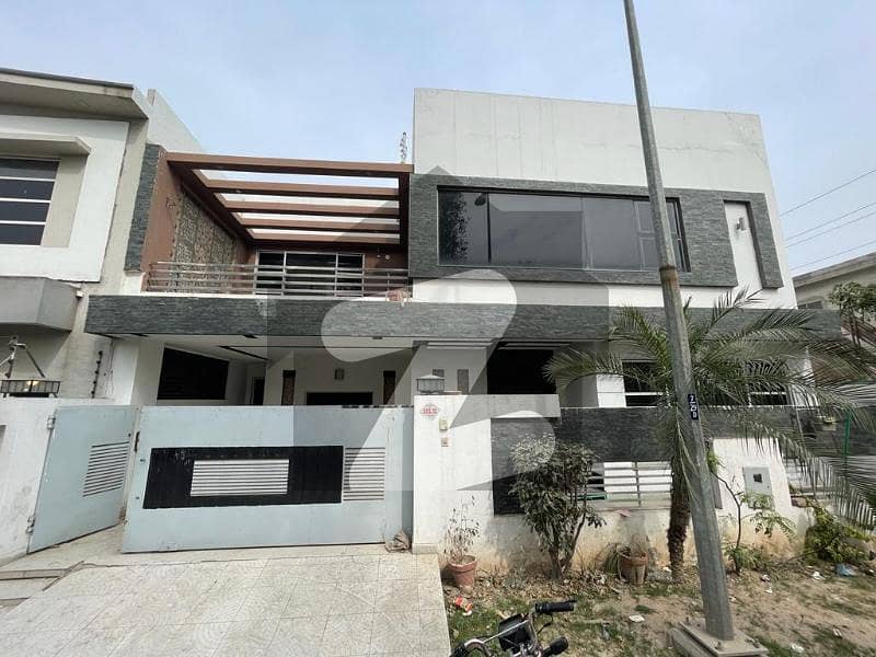10 Marla Modern Design Front Alleviation House For Sale In Dha Phase 5 Block D