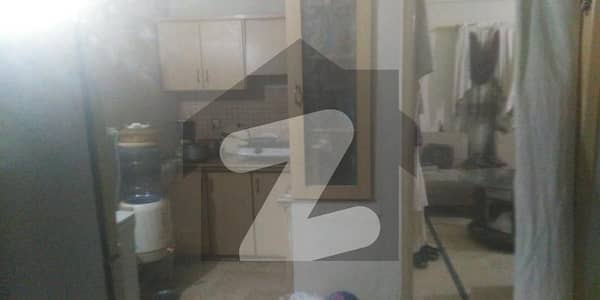 ناظم آباد کراچی میں 2 کمروں کا 2 مرلہ فلیٹ 55 لاکھ میں برائے فروخت۔