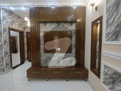 آرکیٹیکٹس انجنیئرز سوسائٹی ۔ بلاک سی آرکیٹیکٹس انجنیئرز ہاؤسنگ سوسائٹی لاہور میں 5 کمروں کا 10 مرلہ مکان 3.04 کروڑ میں برائے فروخت۔