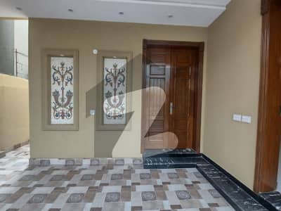 LOOKING FOR THE PRIME LOCATION 10 MARLA BRAND NEW HOUSE AVAILABLE FOR SALE IN Wapda Town Phase 2 - Block M