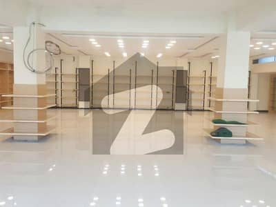 بلیو ایریا اسلام آباد میں 4 کمروں کا 12 مرلہ عمارت 27.0 کروڑ میں برائے فروخت۔
