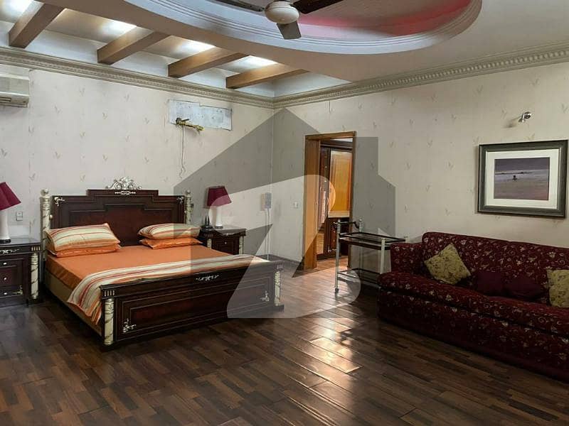گلبرگ لاہور میں 8 کمروں کا 1 کنال مکان 3.0 لاکھ میں کرایہ پر دستیاب ہے۔