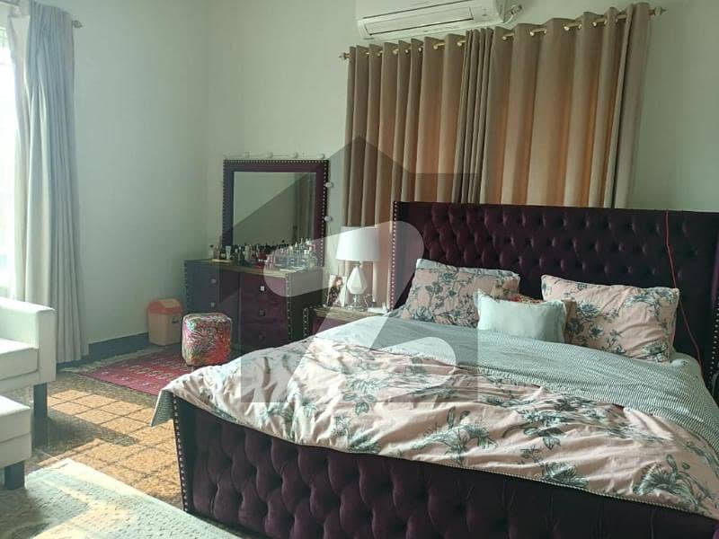 گلبرگ لاہور میں 5 کمروں کا 1 کنال مکان 3.5 لاکھ میں کرایہ پر دستیاب ہے۔