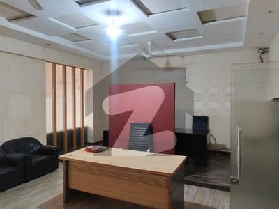 شوکت خانم روڈ لاہور میں 2 کمروں کا 1 کنال عمارت 3 لاکھ میں کرایہ پر دستیاب ہے۔